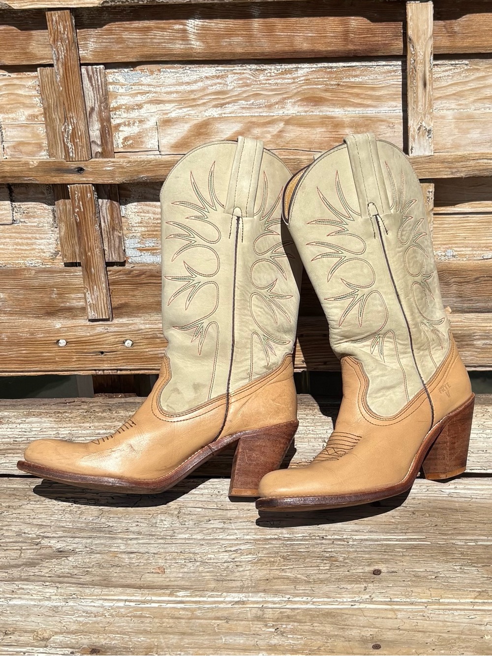 FRYE Vintage Two-Tone Leather Western Boots Tan Cream Cowboy Boots Size 9AA - Picture 5 of 8